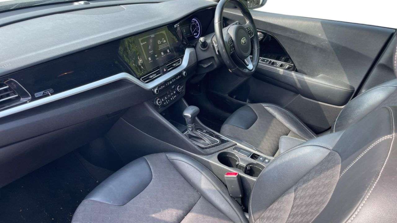 A 2019 KIA NIRO 1.6h GDi GPF 2 SUV 5dr Petrol Hybrid DCT Euro 6 (s/s) (139 bhp) REVERSE CAM A 2019 KIA NIRO 1.6h GDi GPF 2 SUV 5dr Petrol Hybrid DCT Euro 6 (s/s) (139 bhp) REVERSE CAM