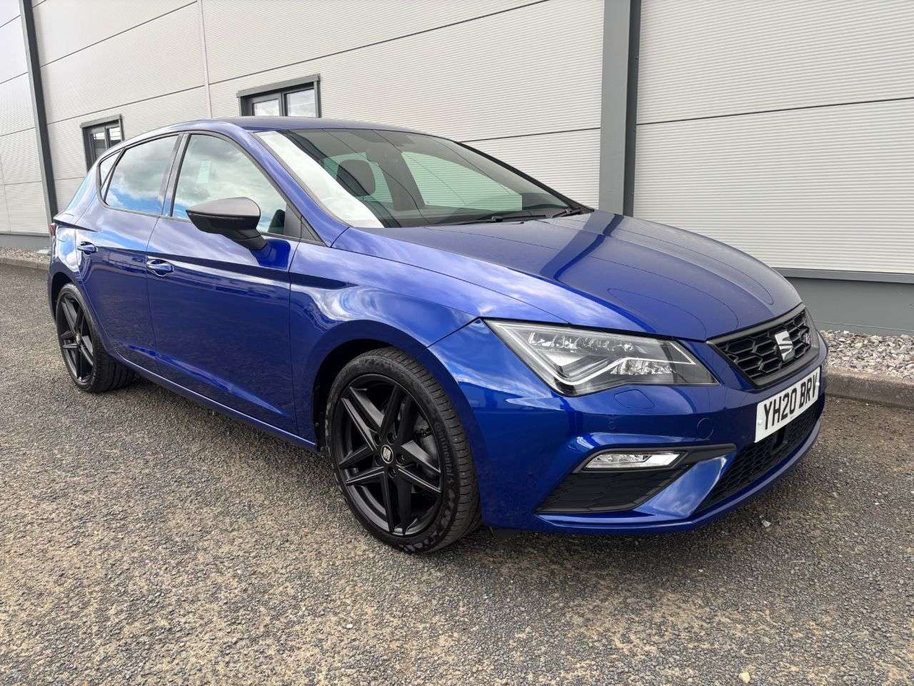 A 2020 SEAT LEON 1.5 TSI EVO FR Black Edition Hatchback 5dr Petrol DSG Euro 6 (s/s) (150 ps) A 2020 SEAT LEON 1.5 TSI EVO FR Black Edition Hatchback 5dr Petrol DSG Euro 6 (s/s) (150 ps)