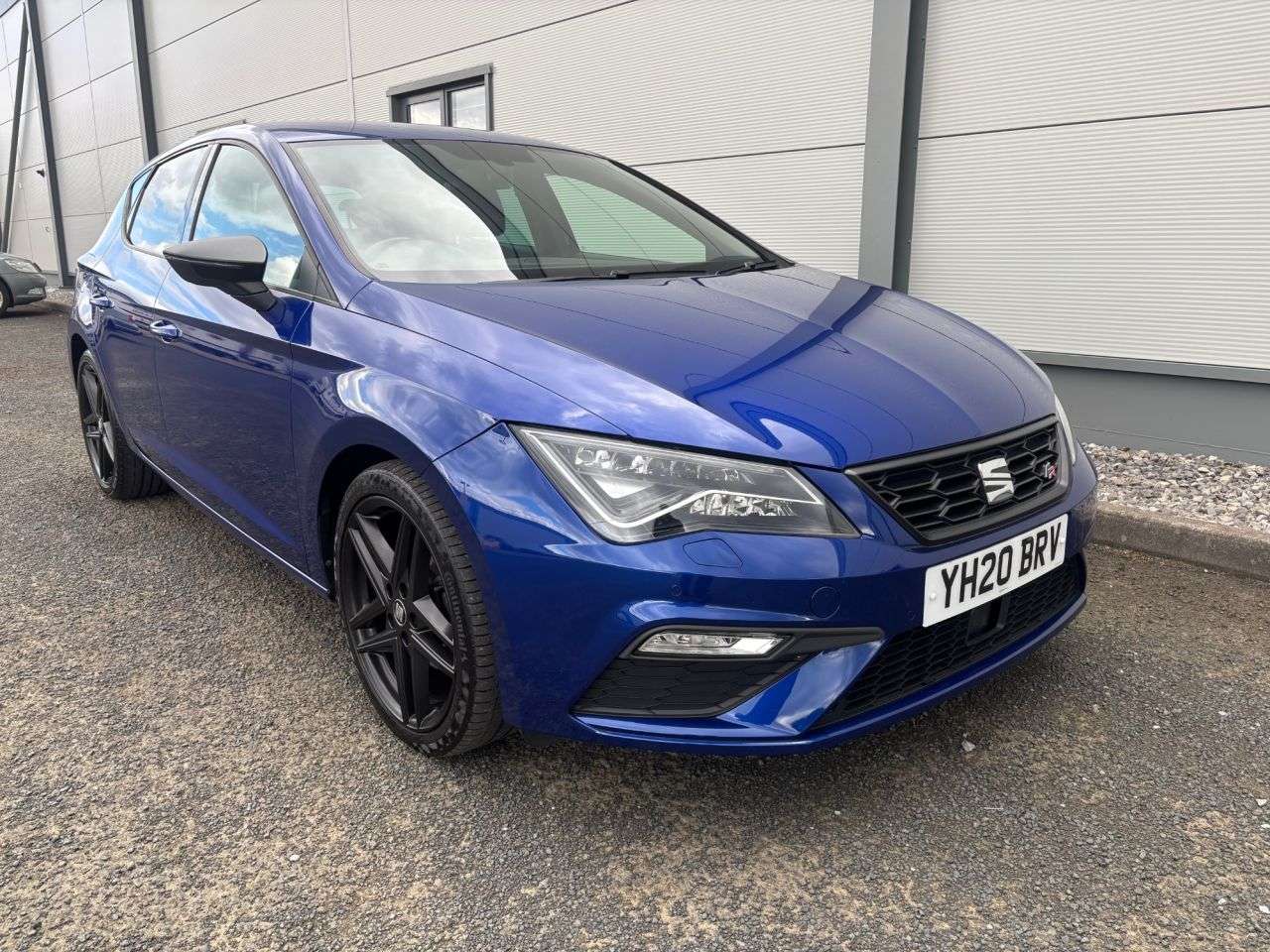A 2020 SEAT LEON 1.5 TSI EVO FR Black Edition Hatchback 5dr Petrol DSG Euro 6 (s/s) (150 ps) A 2020 SEAT LEON 1.5 TSI EVO FR Black Edition Hatchback 5dr Petrol DSG Euro 6 (s/s) (150 ps)