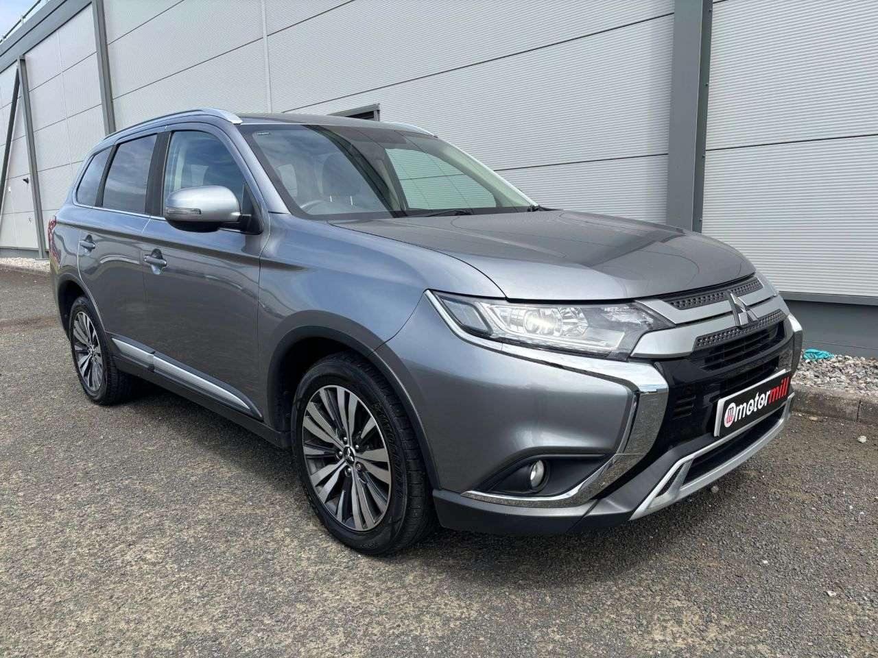 A 2019 MITSUBISHI OUTLANDER 2.0 MIVEC Juro SUV 5dr Petrol CVT 4WD Euro 6 (s/s) (150 ps) CRUISE CONTROL A 2019 MITSUBISHI OUTLANDER 2.0 MIVEC Juro SUV 5dr Petrol CVT 4WD Euro 6 (s/s) (150 ps) CRUISE CONTROL
