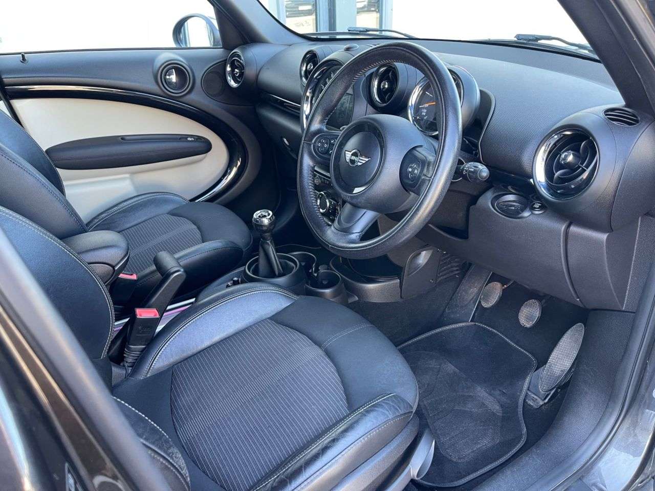 2015 MINI COUNTRYMAN 2015 MINI COUNTRYMAN