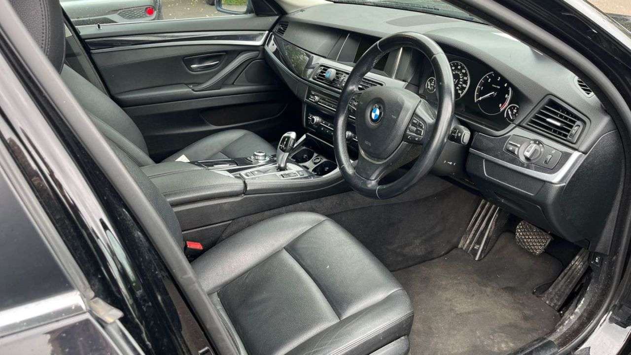 A 2016 BMW 5 SERIES 2.0 520d SE Saloon 4dr Diesel Auto Euro 6 (s/s) (190 ps) SAT NAV, FULL LEAT A 2016 BMW 5 SERIES 2.0 520d SE Saloon 4dr Diesel Auto Euro 6 (s/s) (190 ps) SAT NAV, FULL LEAT