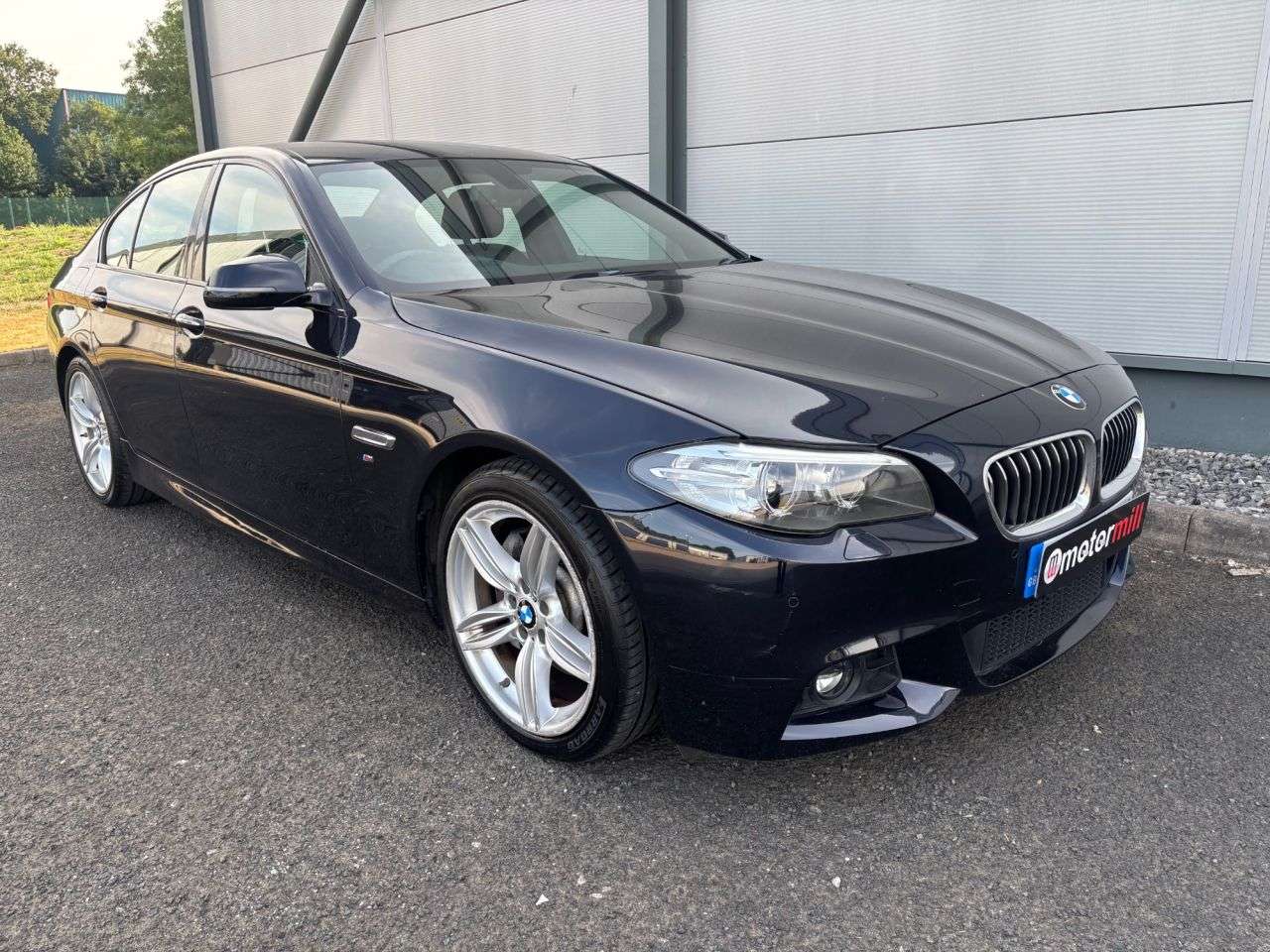 A 2015 BMW 5 SERIES 2.0 528i M Sport Saloon 4dr Petrol Auto Euro 6 (s/s) (245 ps) MEDIA PACKAGE A 2015 BMW 5 SERIES 2.0 528i M Sport Saloon 4dr Petrol Auto Euro 6 (s/s) (245 ps) MEDIA PACKAGE