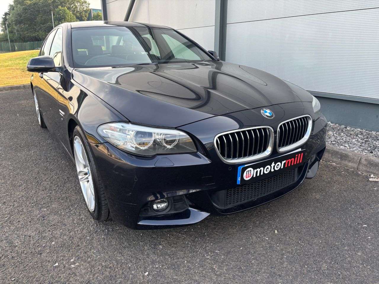 A 2015 BMW 5 SERIES 2.0 528i M Sport Saloon 4dr Petrol Auto Euro 6 (s/s) (245 ps) MEDIA PACKAGE A 2015 BMW 5 SERIES 2.0 528i M Sport Saloon 4dr Petrol Auto Euro 6 (s/s) (245 ps) MEDIA PACKAGE