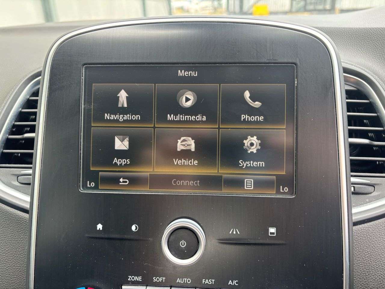A 2017 RENAULT SCENIC 1.2 TCe Dynamique Nav MPV 5dr Petrol Manual Euro 6 (s/s) (130 ps) DAB RADIO A 2017 RENAULT SCENIC 1.2 TCe Dynamique Nav MPV 5dr Petrol Manual Euro 6 (s/s) (130 ps) DAB RADIO