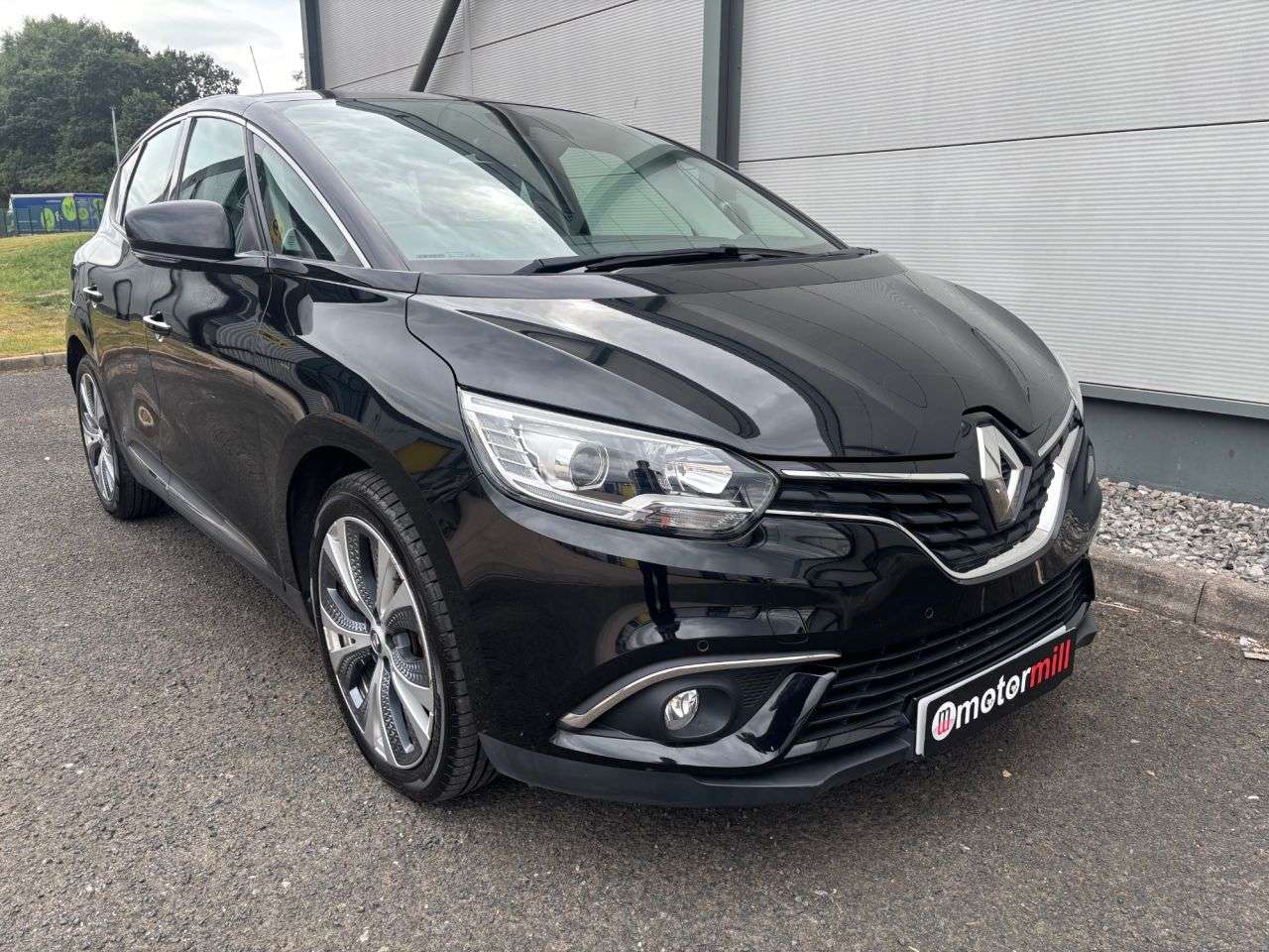 A 2017 RENAULT SCENIC 1.2 TCe Dynamique Nav MPV 5dr Petrol Manual Euro 6 (s/s) (130 ps) DAB RADIO A 2017 RENAULT SCENIC 1.2 TCe Dynamique Nav MPV 5dr Petrol Manual Euro 6 (s/s) (130 ps) DAB RADIO