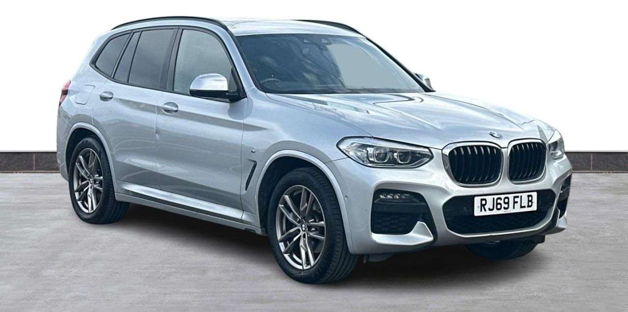 A 2019 BMW X3 2.0 20d M Sport SUV 5dr Diesel Auto xDrive Euro 6 (s/s) (190 ps) FRONT AND A 2019 BMW X3 2.0 20d M Sport SUV 5dr Diesel Auto xDrive Euro 6 (s/s) (190 ps) FRONT AND