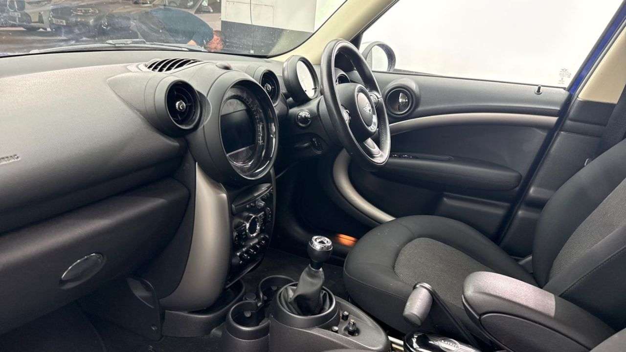 2015 MINI COUNTRYMAN 2015 MINI COUNTRYMAN