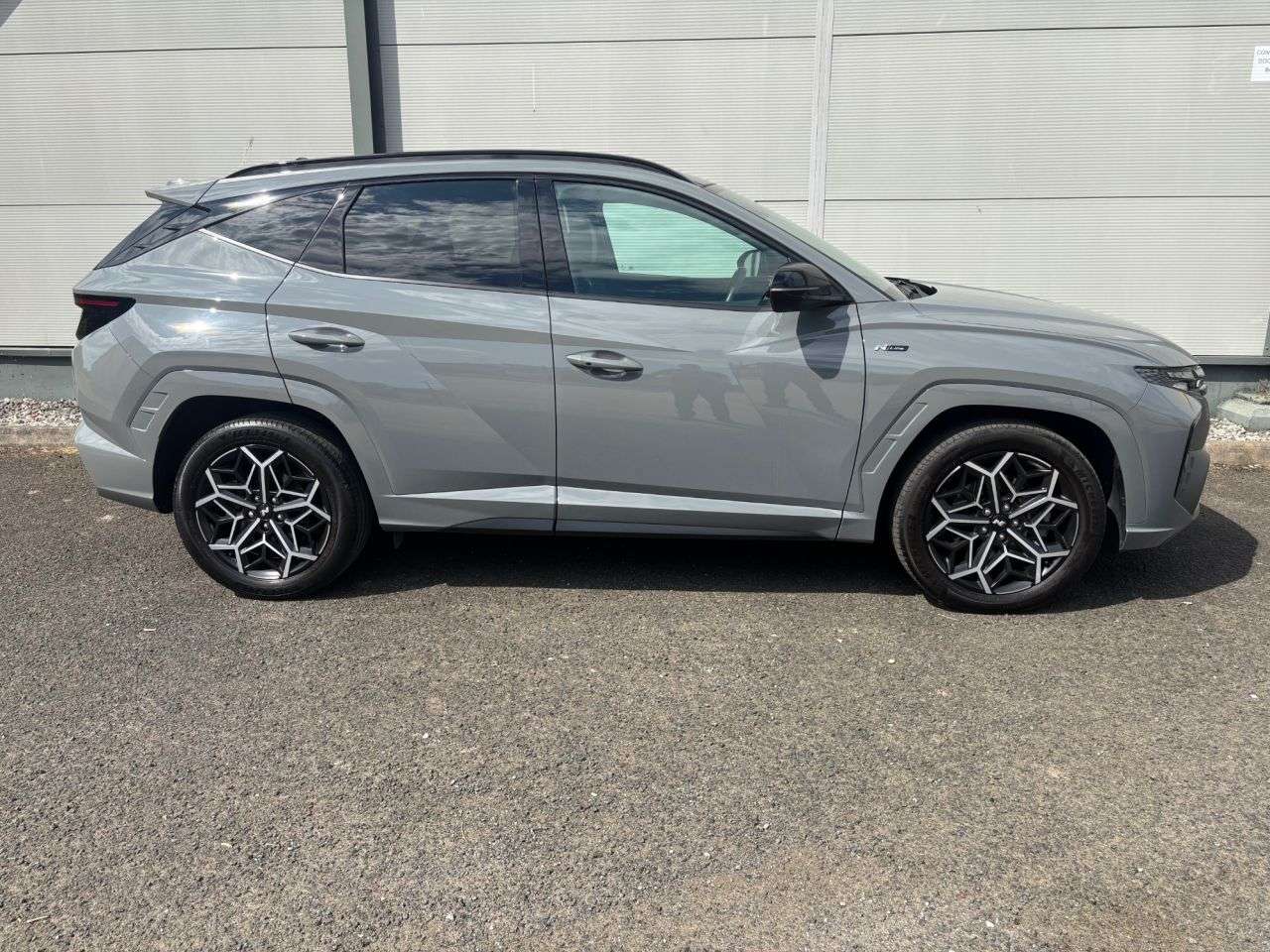 A 2023 HYUNDAI TUCSON 1.6 h T-GDi N Line S SUV 5dr Petrol Hybrid Auto Euro 6 (s/s) (230 ps) REVER A 2023 HYUNDAI TUCSON 1.6 h T-GDi N Line S SUV 5dr Petrol Hybrid Auto Euro 6 (s/s) (230 ps) REVER