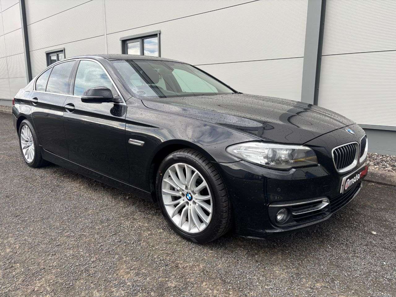 A 2014 BMW 5 SERIES 2.0 520d Luxury Saloon 4dr Diesel Auto Euro 6 (s/s) (184 ps) SAT NAV, FRONT A 2014 BMW 5 SERIES 2.0 520d Luxury Saloon 4dr Diesel Auto Euro 6 (s/s) (184 ps) SAT NAV, FRONT