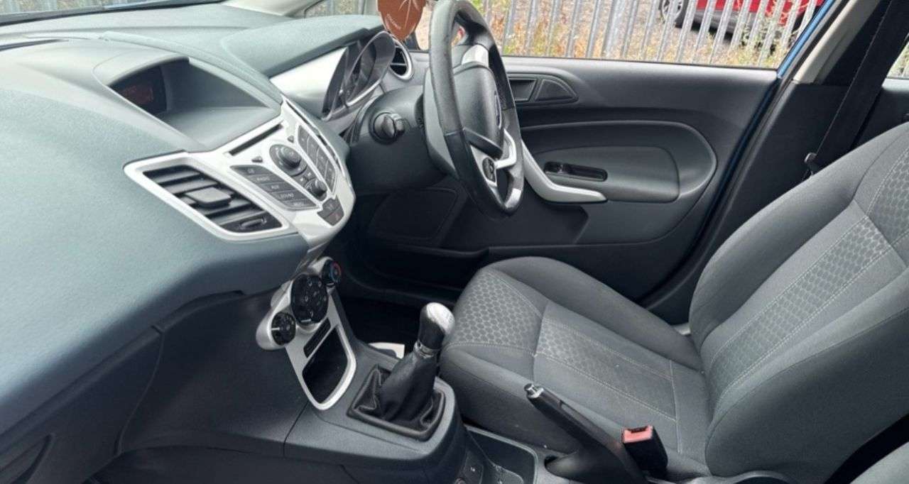 A 2011 FORD FIESTA 1.4 Zetec Hatchback 5dr Petrol Manual (133 g/km, 94 bhp) LOW MILEAGE A 2011 FORD FIESTA 1.4 Zetec Hatchback 5dr Petrol Manual (133 g/km, 94 bhp) LOW MILEAGE