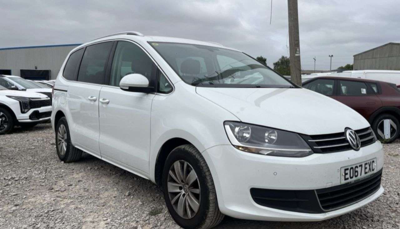 A 2017 VOLKSWAGEN SHARAN SE TDI BLUEMOTION TECHNOLOGY DSG A 2017 VOLKSWAGEN SHARAN SE TDI BLUEMOTION TECHNOLOGY DSG
