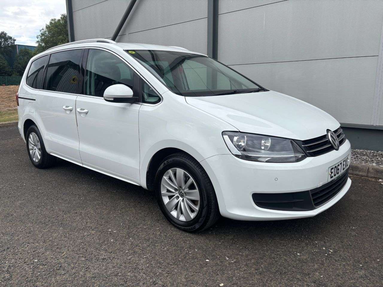 A 2017 VOLKSWAGEN SHARAN SE TDI BLUEMOTION TECHNOLOGY DSG A 2017 VOLKSWAGEN SHARAN SE TDI BLUEMOTION TECHNOLOGY DSG