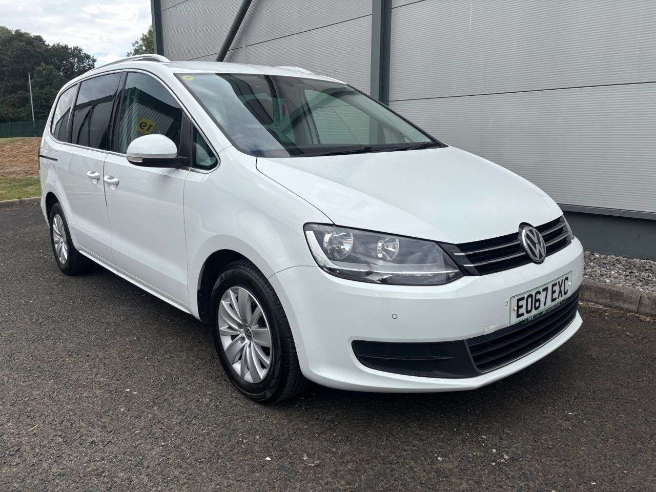 A 2017 VOLKSWAGEN SHARAN SE TDI BLUEMOTION TECHNOLOGY DSG A 2017 VOLKSWAGEN SHARAN SE TDI BLUEMOTION TECHNOLOGY DSG