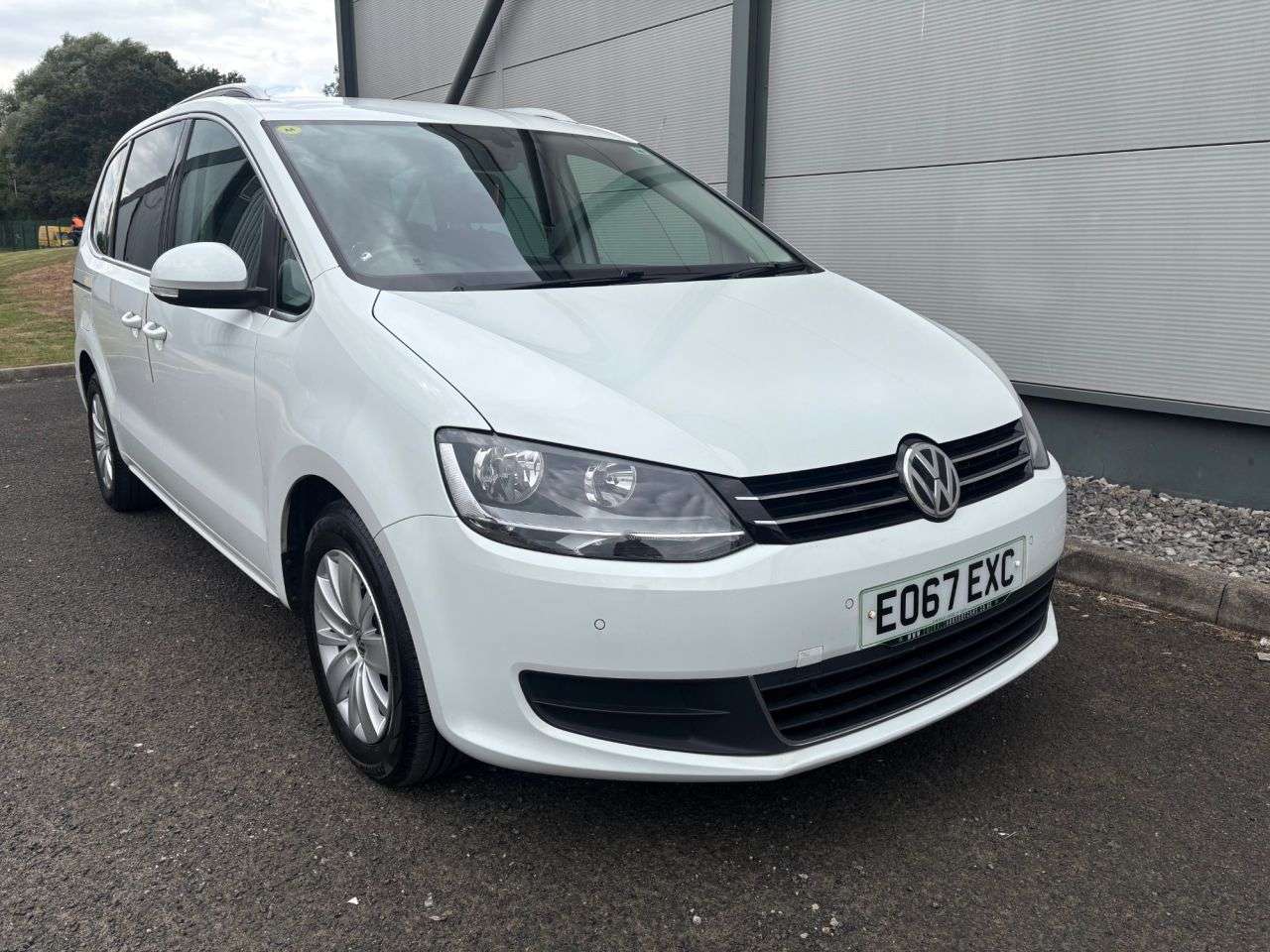 A 2017 VOLKSWAGEN SHARAN SE TDI BLUEMOTION TECHNOLOGY DSG A 2017 VOLKSWAGEN SHARAN SE TDI BLUEMOTION TECHNOLOGY DSG
