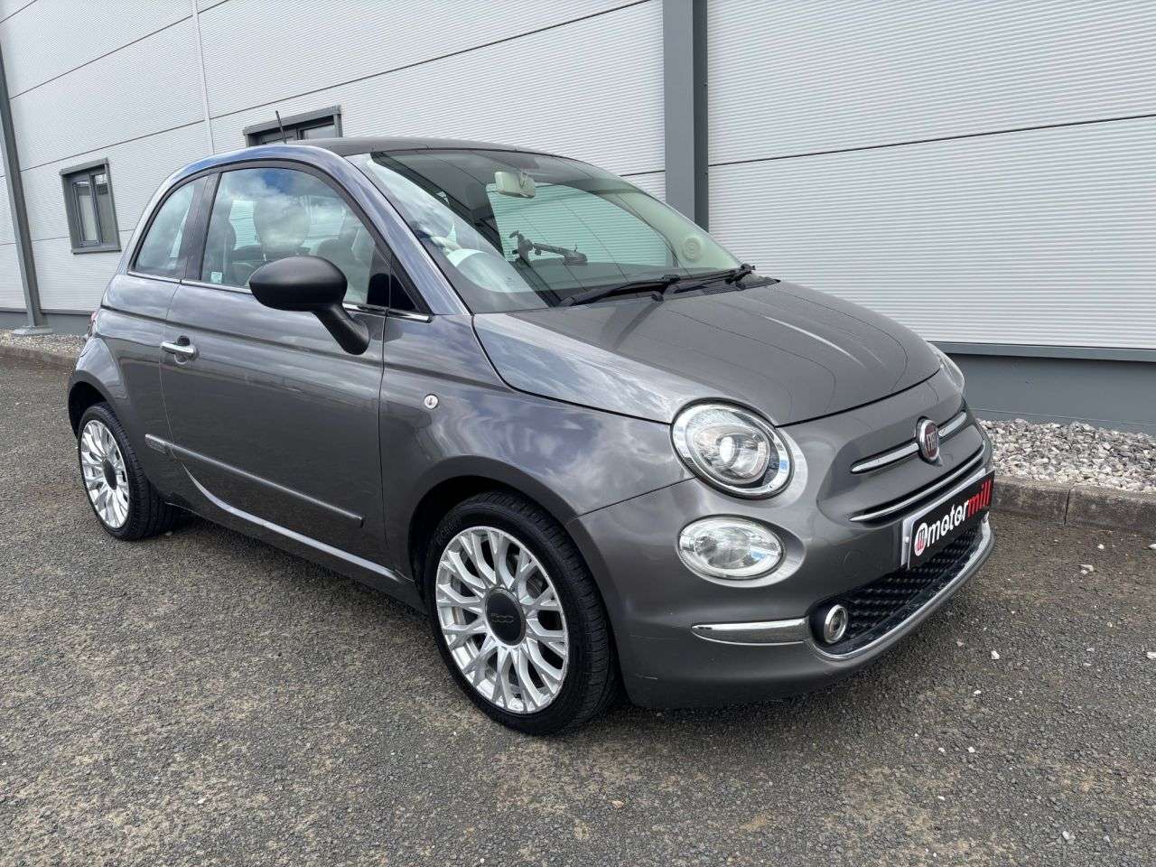 A 2017 FIAT 500 1.2 Lounge Hatchback 3dr Petrol Manual Euro 6 (s/s) (69 bhp) A 2017 FIAT 500 1.2 Lounge Hatchback 3dr Petrol Manual Euro 6 (s/s) (69 bhp)