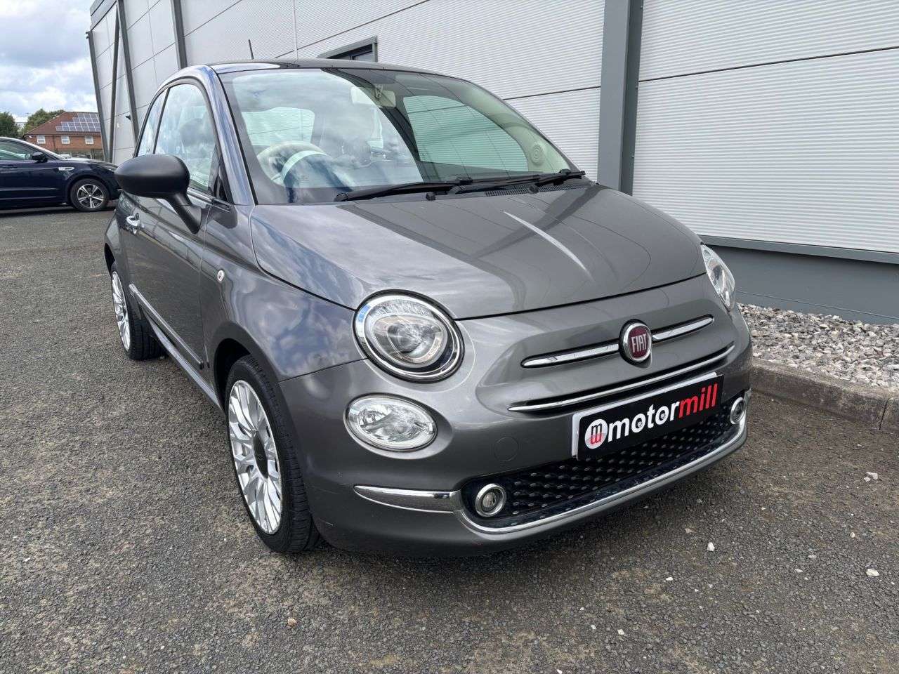 A 2017 FIAT 500 1.2 Lounge Hatchback 3dr Petrol Manual Euro 6 (s/s) (69 bhp) A 2017 FIAT 500 1.2 Lounge Hatchback 3dr Petrol Manual Euro 6 (s/s) (69 bhp)