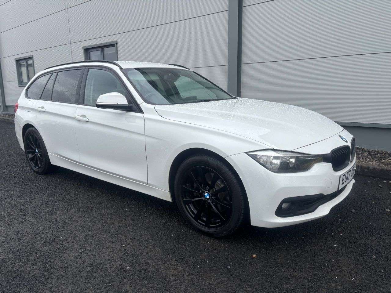A 2017 BMW 3 SERIES 2.0 320d SE Touring 5dr Diesel Auto Euro 6 (s/s) (190 ps) SAT NAV, DAB RADI A 2017 BMW 3 SERIES 2.0 320d SE Touring 5dr Diesel Auto Euro 6 (s/s) (190 ps) SAT NAV, DAB RADI
