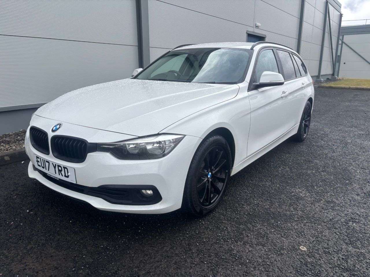 A 2017 BMW 3 SERIES 2.0 320d SE Touring 5dr Diesel Auto Euro 6 (s/s) (190 ps) SAT NAV, DAB RADI A 2017 BMW 3 SERIES 2.0 320d SE Touring 5dr Diesel Auto Euro 6 (s/s) (190 ps) SAT NAV, DAB RADI
