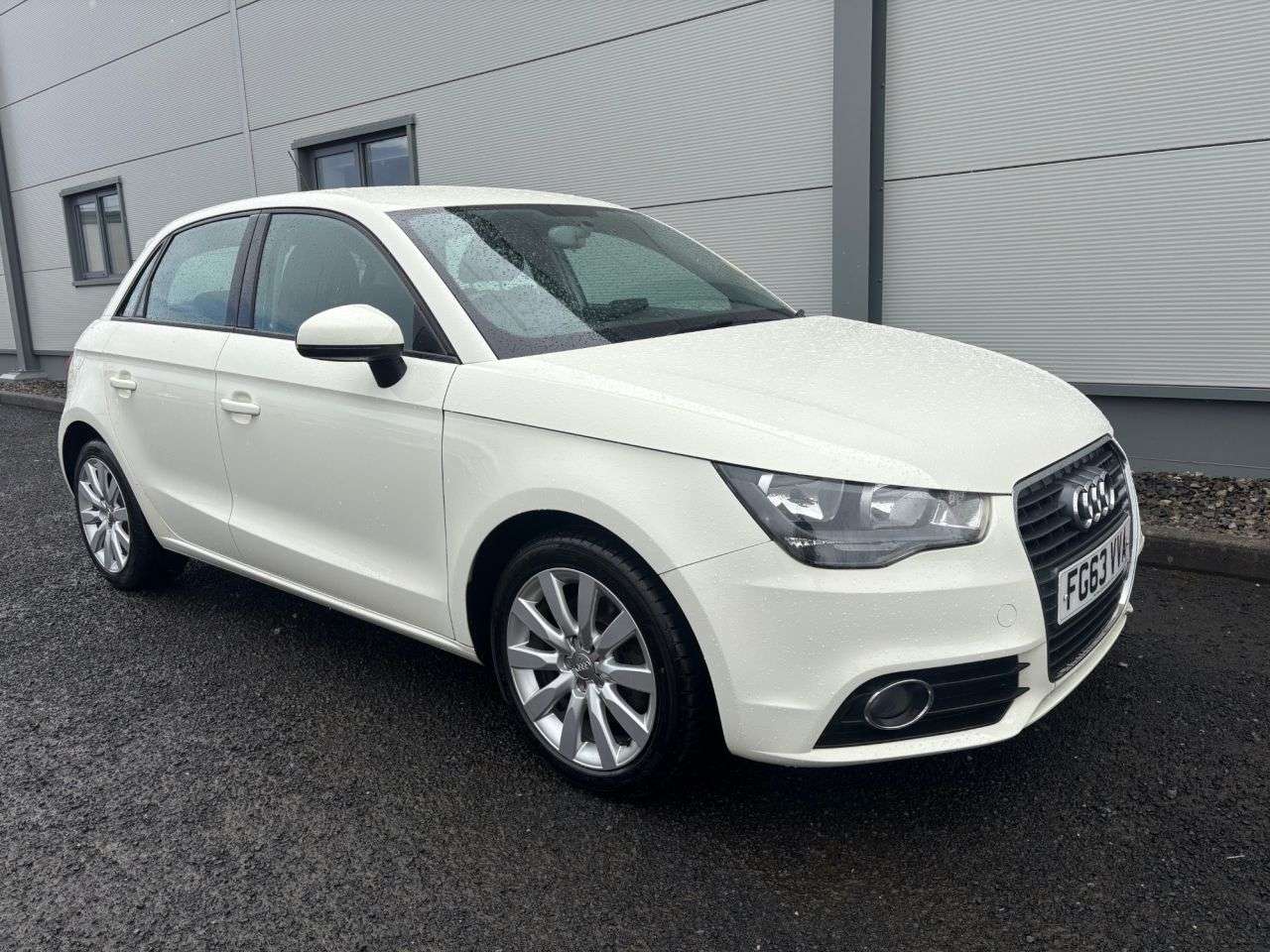 A 2013 AUDI A1 1.6 TDI Sport Sportback 5dr Diesel Manual Euro 5 (s/s) (105 ps) A 2013 AUDI A1 1.6 TDI Sport Sportback 5dr Diesel Manual Euro 5 (s/s) (105 ps)