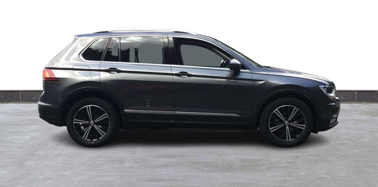 A 2018 VOLKSWAGEN TIGUAN 1.4 TSI SE Navigation SUV 5dr Petrol DSG 4Motion Euro 6 (s/s) (150 ps) 18" A 2018 VOLKSWAGEN TIGUAN 1.4 TSI SE Navigation SUV 5dr Petrol DSG 4Motion Euro 6 (s/s) (150 ps) 18"