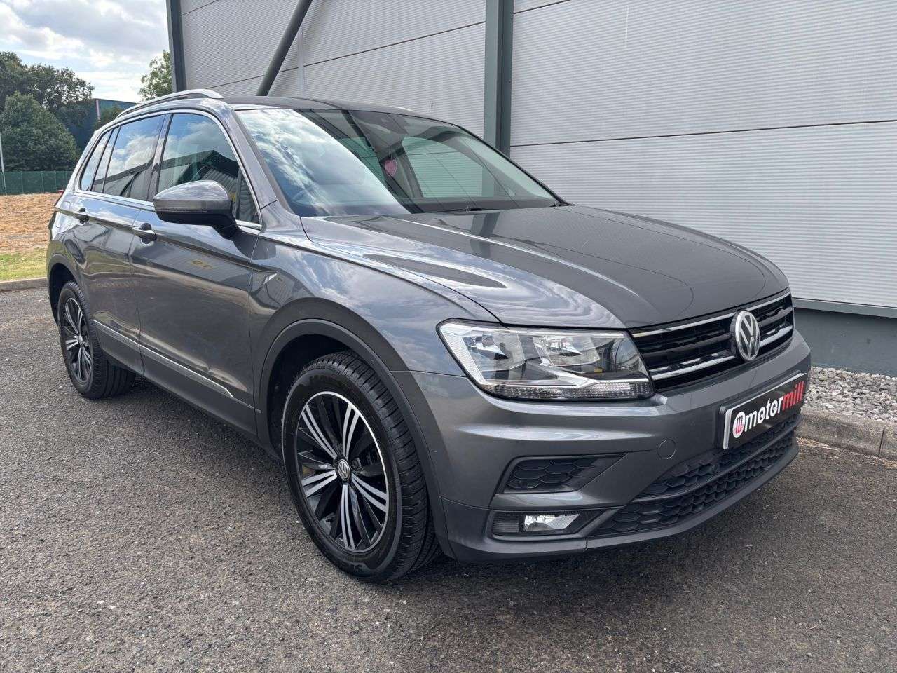 A 2018 VOLKSWAGEN TIGUAN 1.4 TSI SE Navigation SUV 5dr Petrol DSG 4Motion Euro 6 (s/s) (150 ps) 18" A 2018 VOLKSWAGEN TIGUAN 1.4 TSI SE Navigation SUV 5dr Petrol DSG 4Motion Euro 6 (s/s) (150 ps) 18"