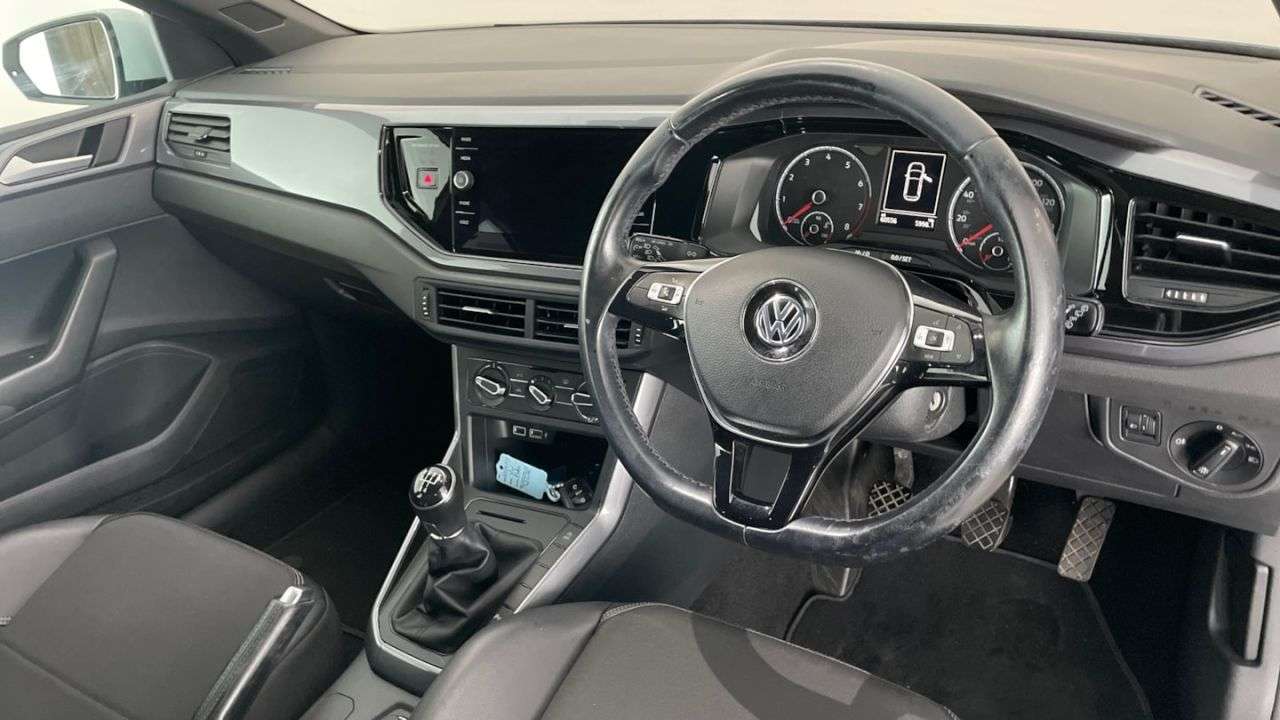 A 2019 VOLKSWAGEN POLO 1.0 TSI GPF SE Hatchback 5dr Petrol Manual Euro 6 (s/s) (95 ps) PARKING SEN A 2019 VOLKSWAGEN POLO 1.0 TSI GPF SE Hatchback 5dr Petrol Manual Euro 6 (s/s) (95 ps) PARKING SEN