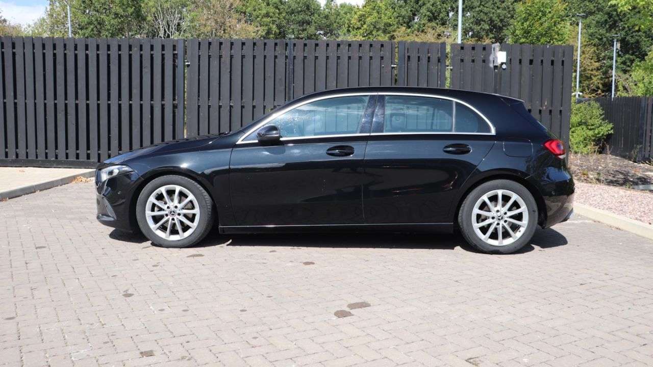 A 2020 MERCEDES-BENZ A CLASS 2.0 A200d Sport (Executive) Hatchback 5dr Diesel 8G-DCT Euro 6 (s/s) (150 p A 2020 MERCEDES-BENZ A CLASS 2.0 A200d Sport (Executive) Hatchback 5dr Diesel 8G-DCT Euro 6 (s/s) (150 p
