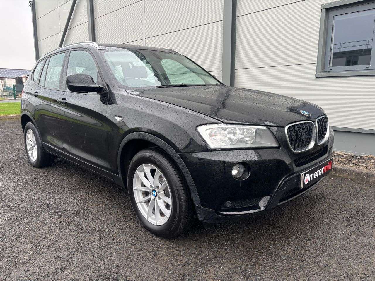 A 2013 BMW X3 2.0 20d SE SUV 5dr Diesel Auto xDrive Euro 5 (s/s) (184 ps) FRONT AND REAR A 2013 BMW X3 2.0 20d SE SUV 5dr Diesel Auto xDrive Euro 5 (s/s) (184 ps) FRONT AND REAR
