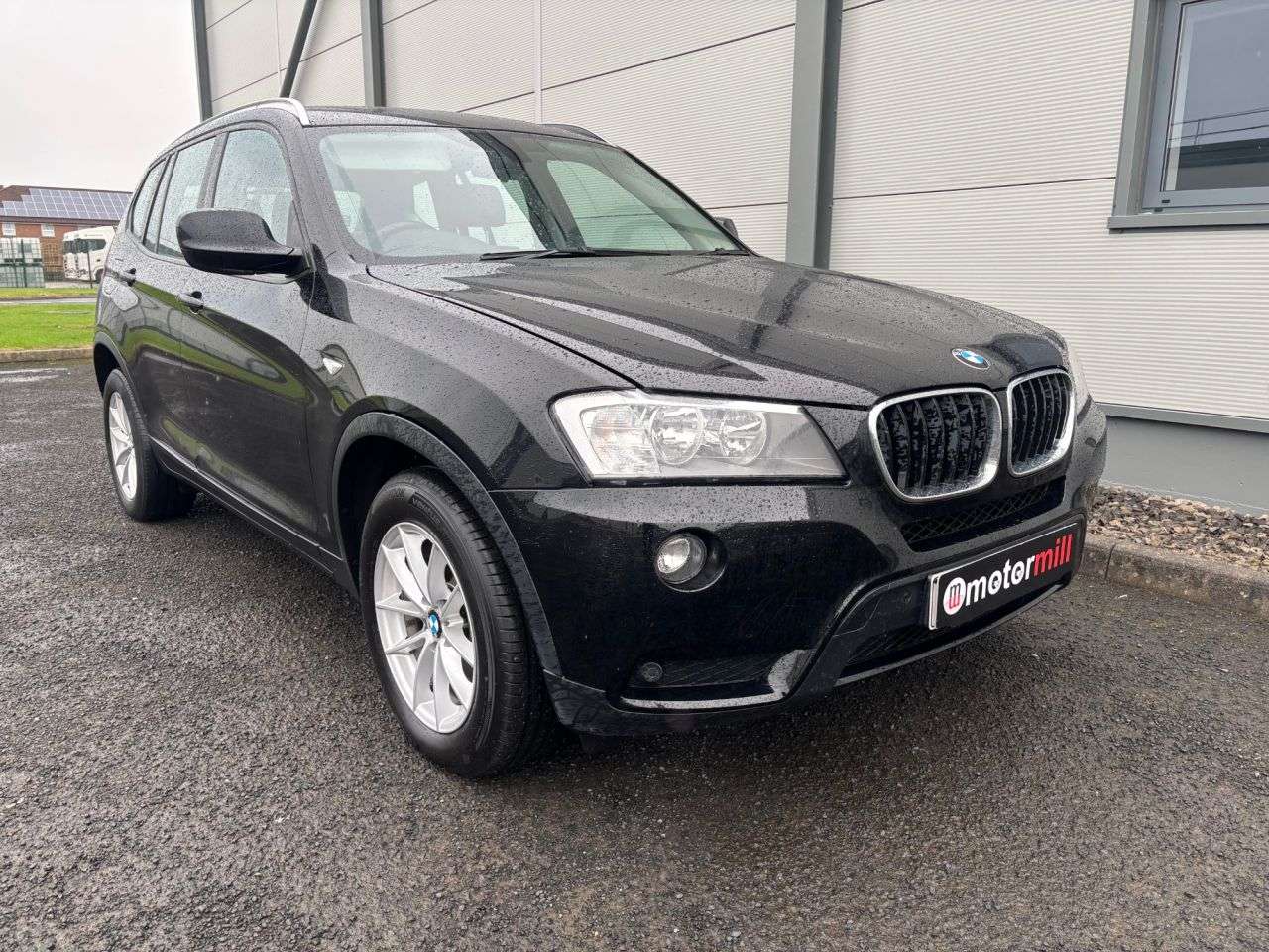 A 2013 BMW X3 2.0 20d SE SUV 5dr Diesel Auto xDrive Euro 5 (s/s) (184 ps) FRONT AND REAR A 2013 BMW X3 2.0 20d SE SUV 5dr Diesel Auto xDrive Euro 5 (s/s) (184 ps) FRONT AND REAR
