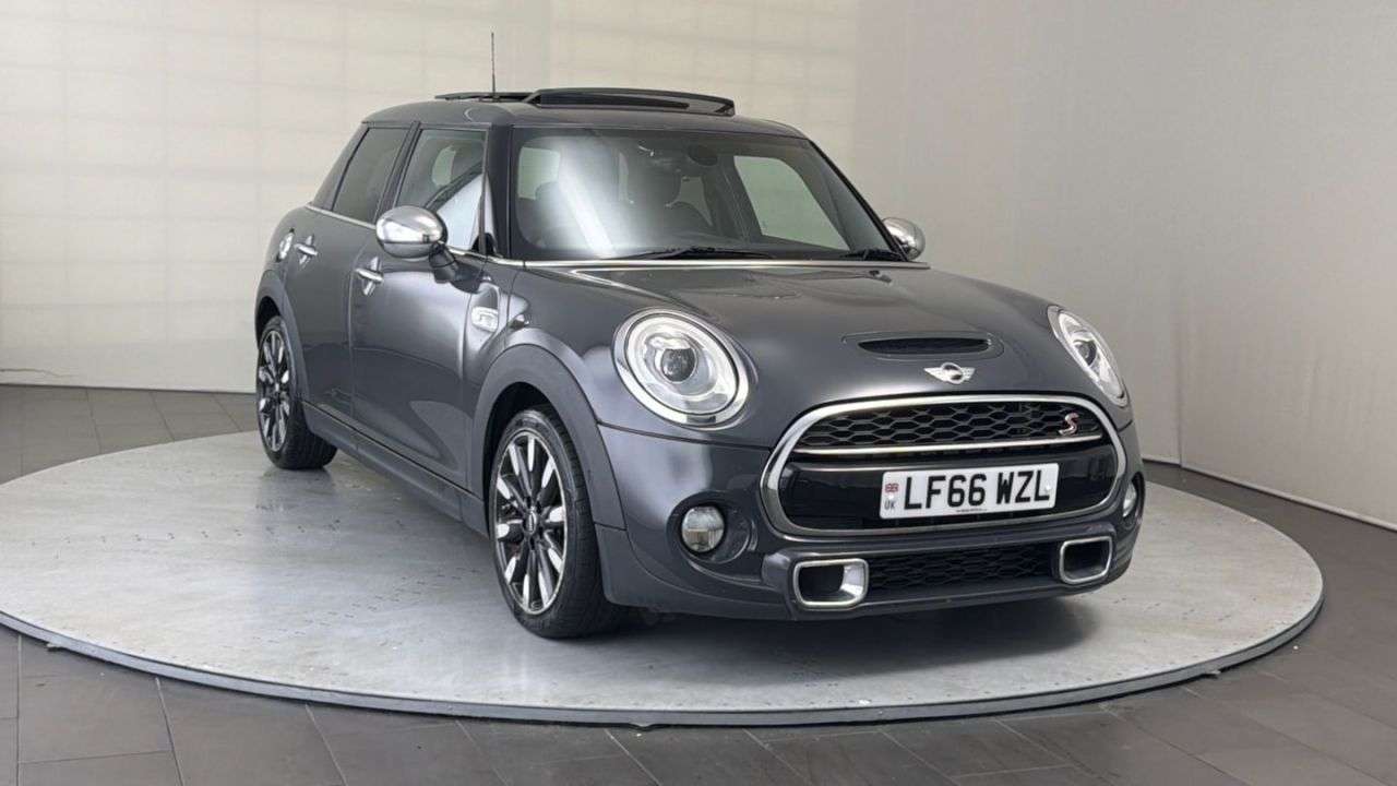 A 2016 MINI HATCH 2.0 Cooper S Hatchback 5dr Petrol Auto Euro 6 (s/s) (192 ps) CHILLI AND MED A 2016 MINI HATCH 2.0 Cooper S Hatchback 5dr Petrol Auto Euro 6 (s/s) (192 ps) CHILLI AND MED