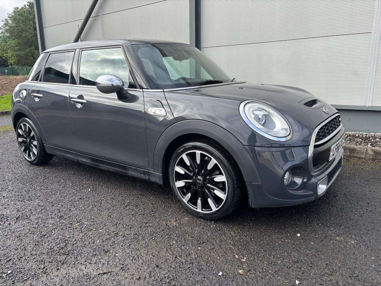 A 2016 MINI HATCH 2.0 Cooper S Hatchback 5dr Petrol Auto Euro 6 (s/s) (192 ps) CHILLI AND MED A 2016 MINI HATCH 2.0 Cooper S Hatchback 5dr Petrol Auto Euro 6 (s/s) (192 ps) CHILLI AND MED