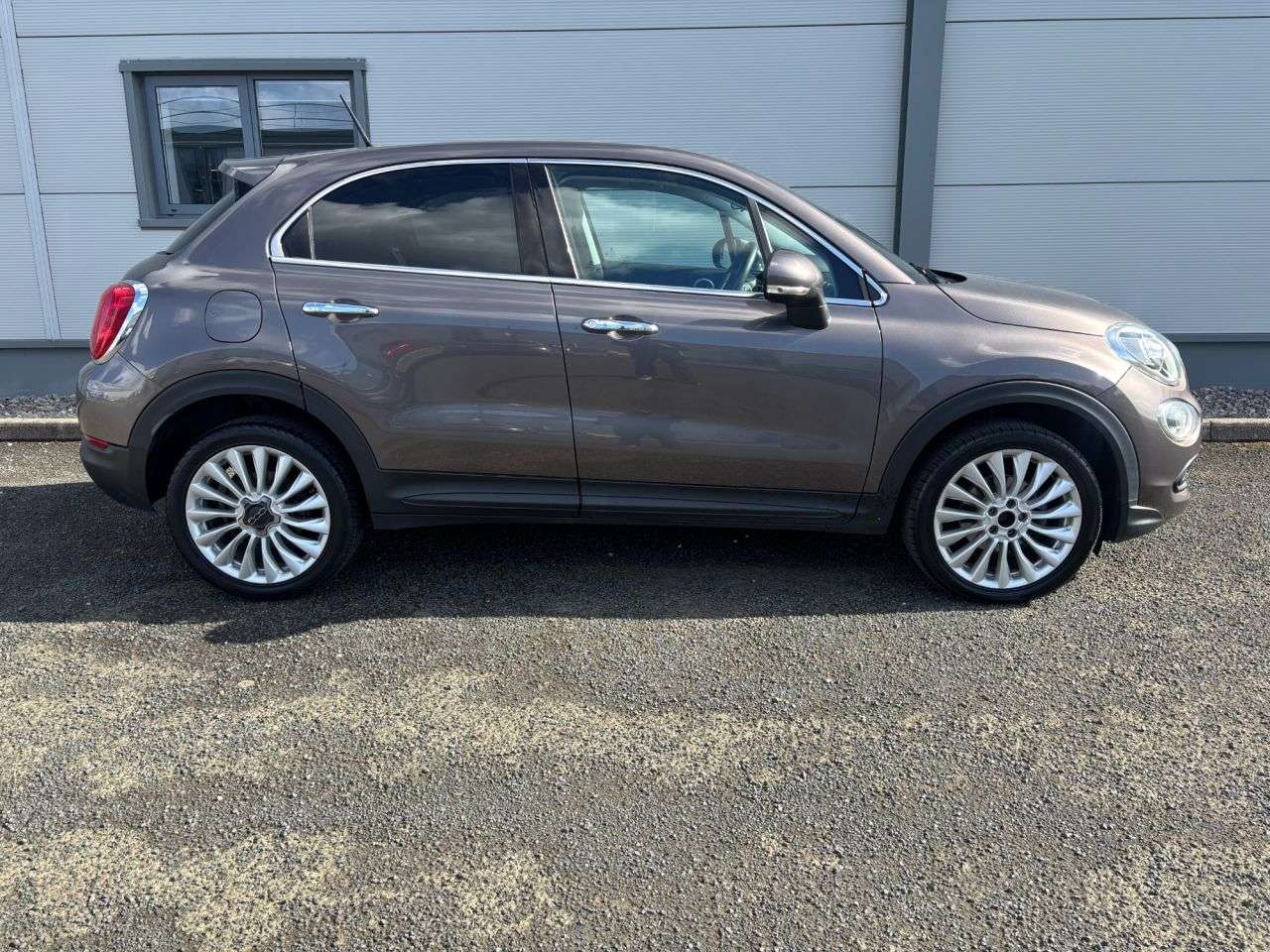 A 2016 FIAT 500X 1.6 MultiJetII Lounge SUV 5dr Diesel Manual Euro 6 (s/s) (120 ps) DRIVE MOD A 2016 FIAT 500X 1.6 MultiJetII Lounge SUV 5dr Diesel Manual Euro 6 (s/s) (120 ps) DRIVE MOD