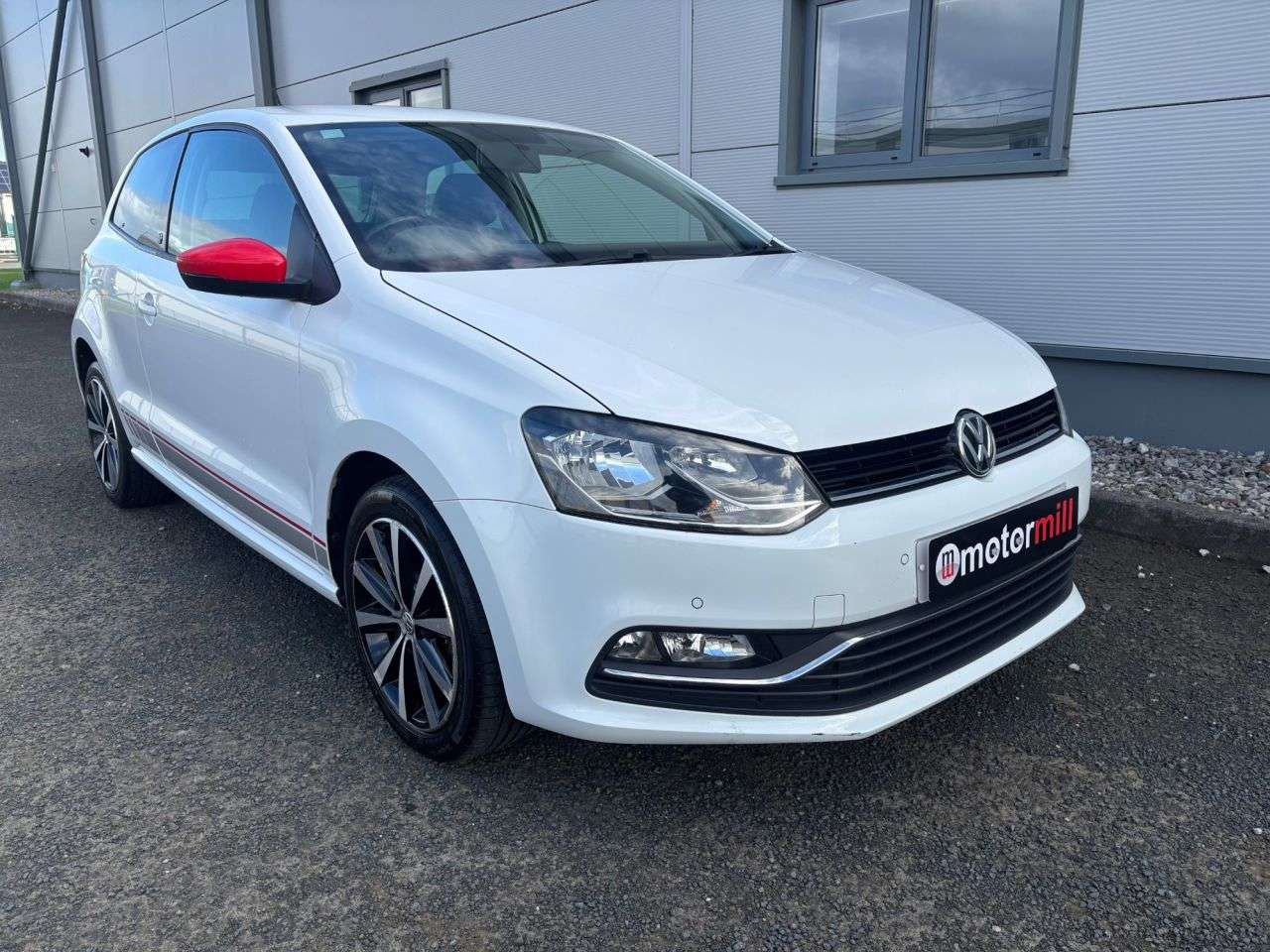 A 2016 VOLKSWAGEN POLO 1.0 BlueMotion Tech beats Hatchback 3dr Petrol Manual Euro 6 (s/s) (60 ps) A 2016 VOLKSWAGEN POLO 1.0 BlueMotion Tech beats Hatchback 3dr Petrol Manual Euro 6 (s/s) (60 ps)