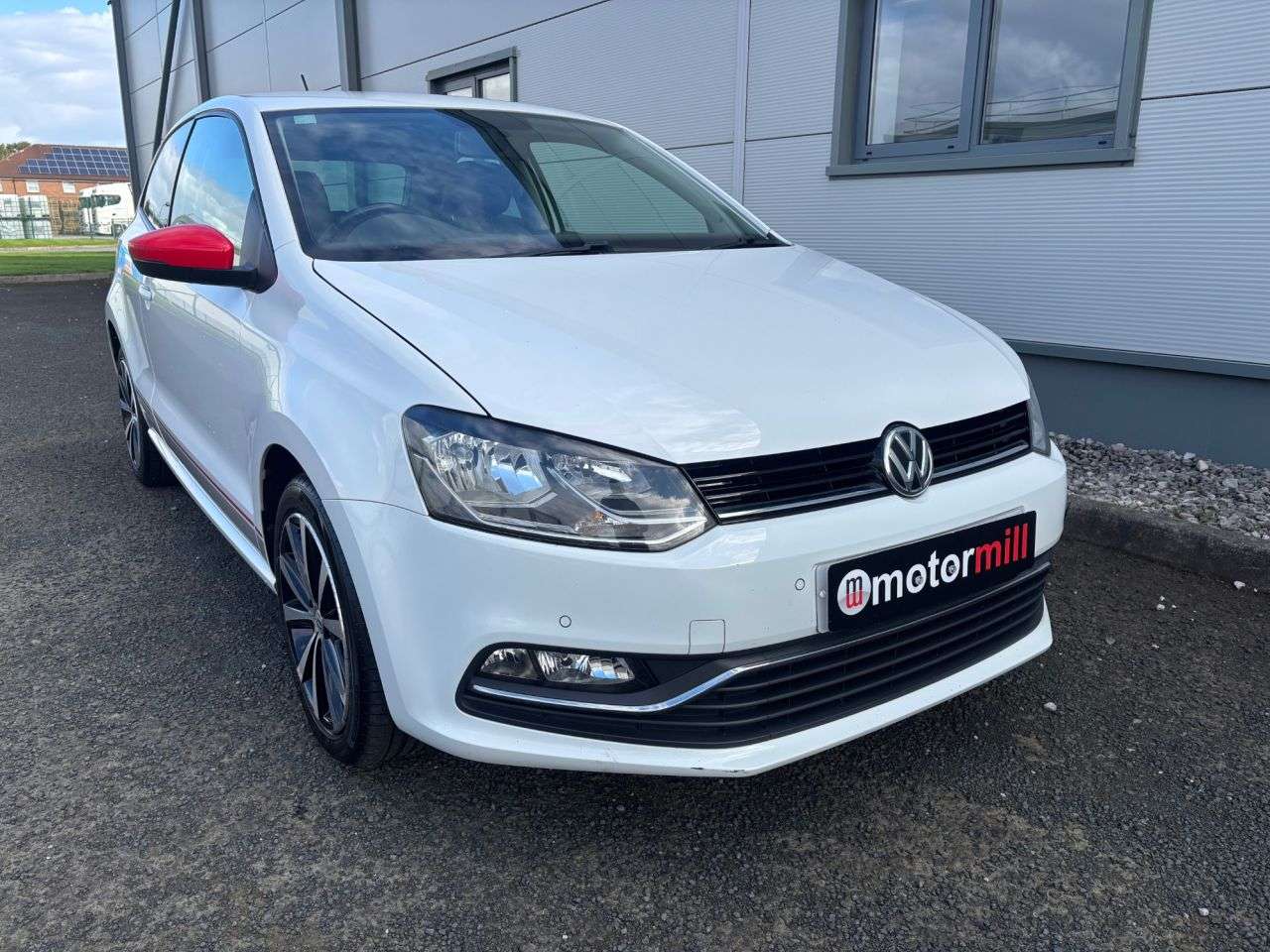 A 2016 VOLKSWAGEN POLO 1.0 BlueMotion Tech beats Hatchback 3dr Petrol Manual Euro 6 (s/s) (60 ps) A 2016 VOLKSWAGEN POLO 1.0 BlueMotion Tech beats Hatchback 3dr Petrol Manual Euro 6 (s/s) (60 ps)