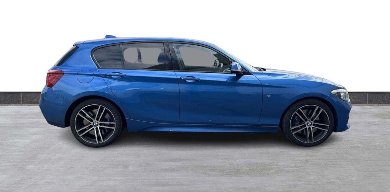 A 2017 BMW 1 SERIES 2.0 118d M Sport Shadow Edition Hatchback 5dr Diesel Auto Euro 6 (s/s) (150 A 2017 BMW 1 SERIES 2.0 118d M Sport Shadow Edition Hatchback 5dr Diesel Auto Euro 6 (s/s) (150