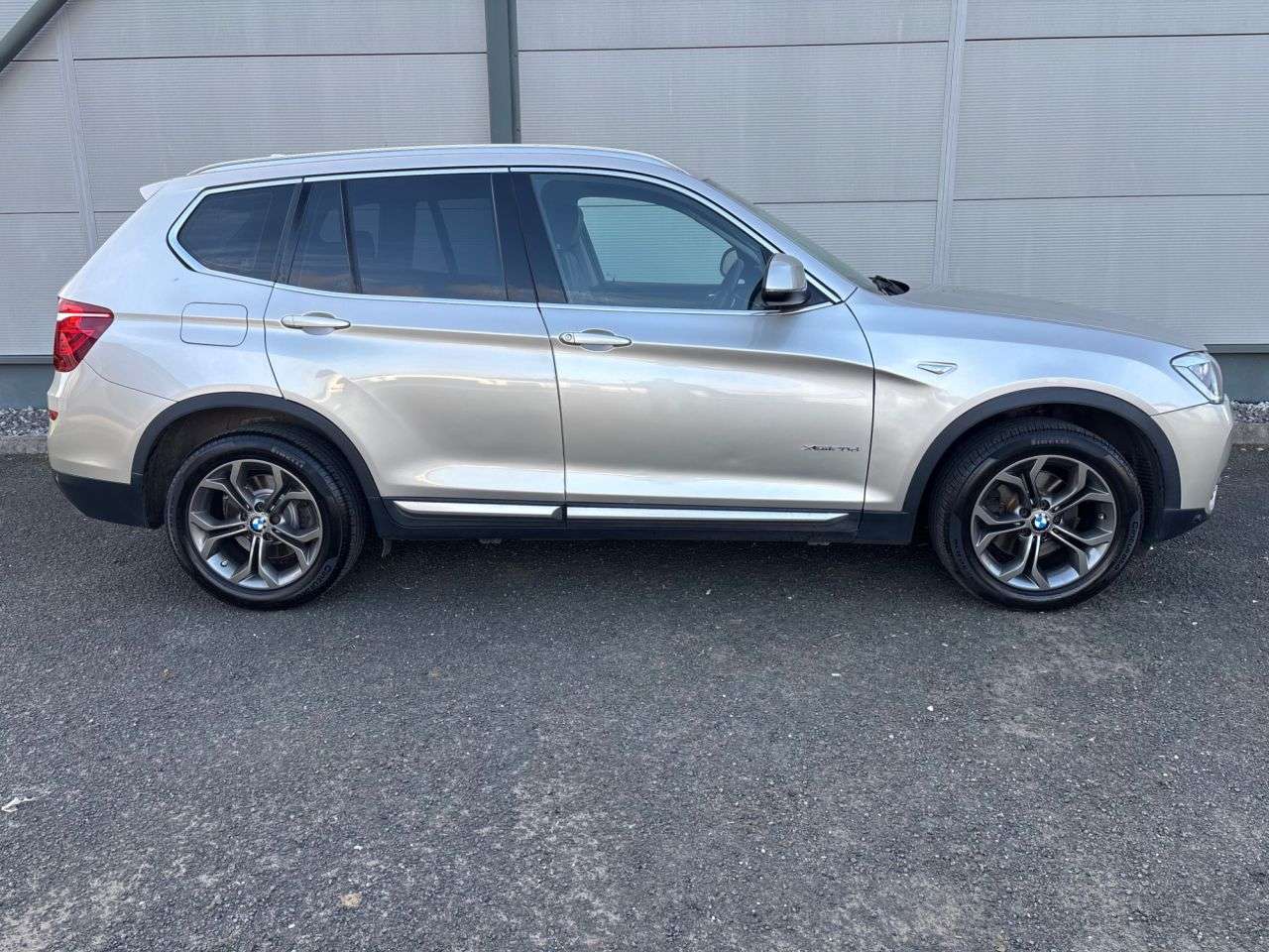 A 2017 BMW X3 2.0 20d xLine SUV 5dr Diesel Auto xDrive Euro 6 (s/s) (190 ps) AUTO TAILGAT A 2017 BMW X3 2.0 20d xLine SUV 5dr Diesel Auto xDrive Euro 6 (s/s) (190 ps) AUTO TAILGAT