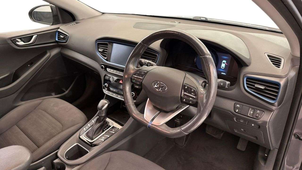 A 2018 HYUNDAI IONIQ 1.6 h-GDi GPF Premium Hatchback 5dr Petrol Hybrid DCT Euro 6 (s/s) (141 ps) A 2018 HYUNDAI IONIQ 1.6 h-GDi GPF Premium Hatchback 5dr Petrol Hybrid DCT Euro 6 (s/s) (141 ps)