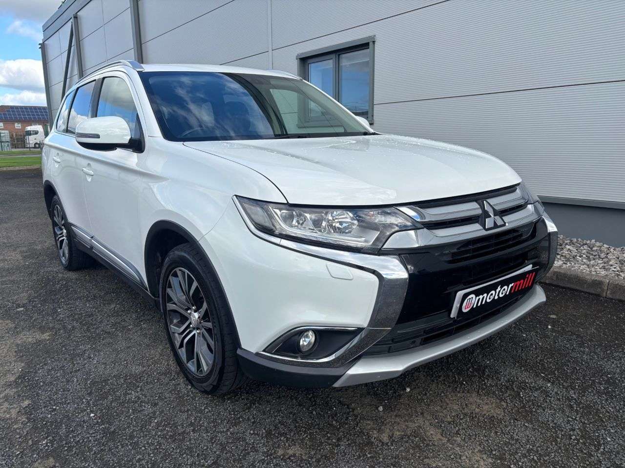 A 2016 MITSUBISHI OUTLANDER 2.2 DI-D GX4 SUV 5dr Diesel Auto 4WD Euro 6 (147 ps) CRUISE CONTROL A 2016 MITSUBISHI OUTLANDER 2.2 DI-D GX4 SUV 5dr Diesel Auto 4WD Euro 6 (147 ps) CRUISE CONTROL