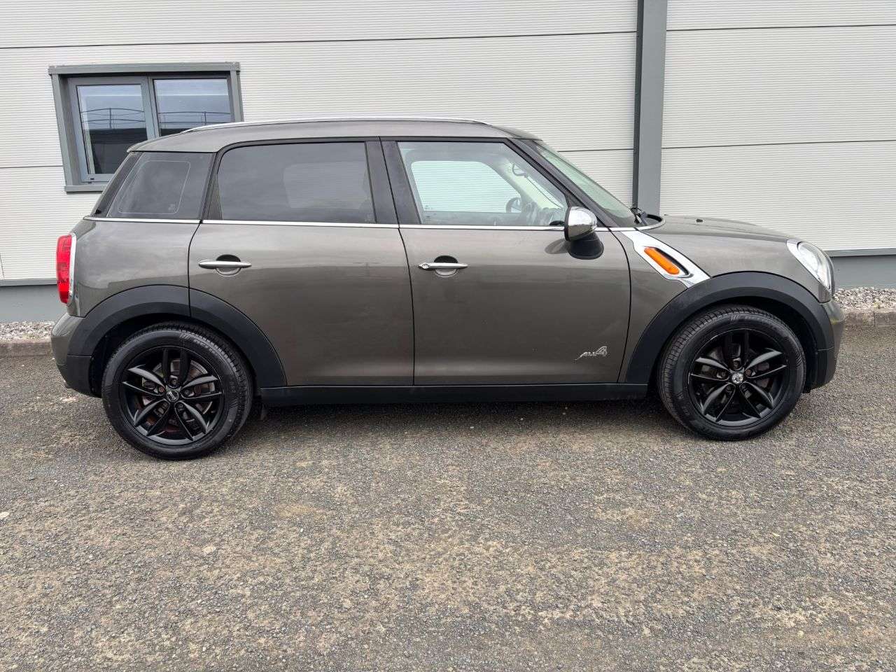 A 2012 MINI COUNTRYMAN 2.0 Cooper D SUV 5dr Diesel Auto ALL4 Euro 5 (112 ps) A 2012 MINI COUNTRYMAN 2.0 Cooper D SUV 5dr Diesel Auto ALL4 Euro 5 (112 ps)