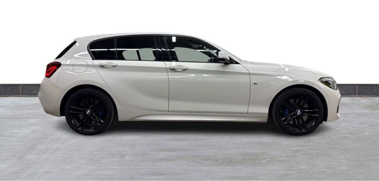 A 2017 BMW 1 SERIES 2.0 118d M Sport Shadow Edition Hatchback 5dr Diesel Auto Euro 6 (s/s) (150 A 2017 BMW 1 SERIES 2.0 118d M Sport Shadow Edition Hatchback 5dr Diesel Auto Euro 6 (s/s) (150