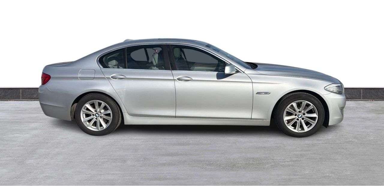 A 2013 BMW 5 SERIES 2.0 520d SE Saloon 4dr Diesel Auto Euro 5 (s/s) (184 ps) FULL SERVICE HISTO A 2013 BMW 5 SERIES 2.0 520d SE Saloon 4dr Diesel Auto Euro 5 (s/s) (184 ps) FULL SERVICE HISTO
