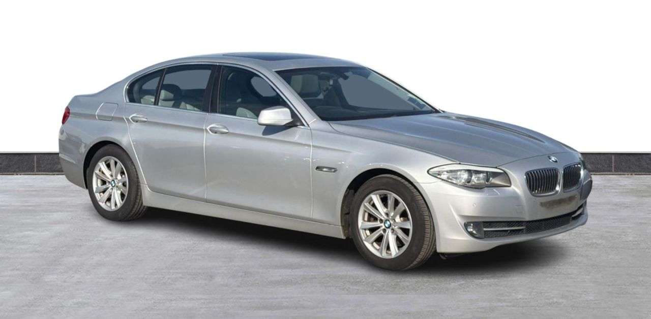 A 2013 BMW 5 SERIES 2.0 520d SE Saloon 4dr Diesel Auto Euro 5 (s/s) (184 ps) FULL SERVICE HISTO A 2013 BMW 5 SERIES 2.0 520d SE Saloon 4dr Diesel Auto Euro 5 (s/s) (184 ps) FULL SERVICE HISTO