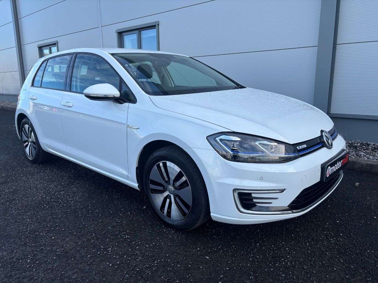 A 2017 VOLKSWAGEN E-GOLF e-Golf Hatchback 5dr Electric Auto (115 ps) A 2017 VOLKSWAGEN E-GOLF e-Golf Hatchback 5dr Electric Auto (115 ps)