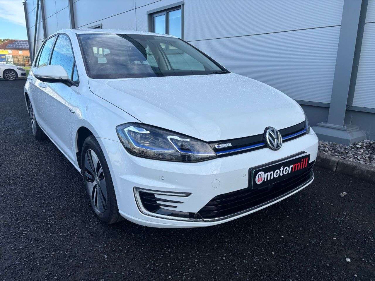 A 2017 VOLKSWAGEN E-GOLF e-Golf Hatchback 5dr Electric Auto (115 ps) A 2017 VOLKSWAGEN E-GOLF e-Golf Hatchback 5dr Electric Auto (115 ps)