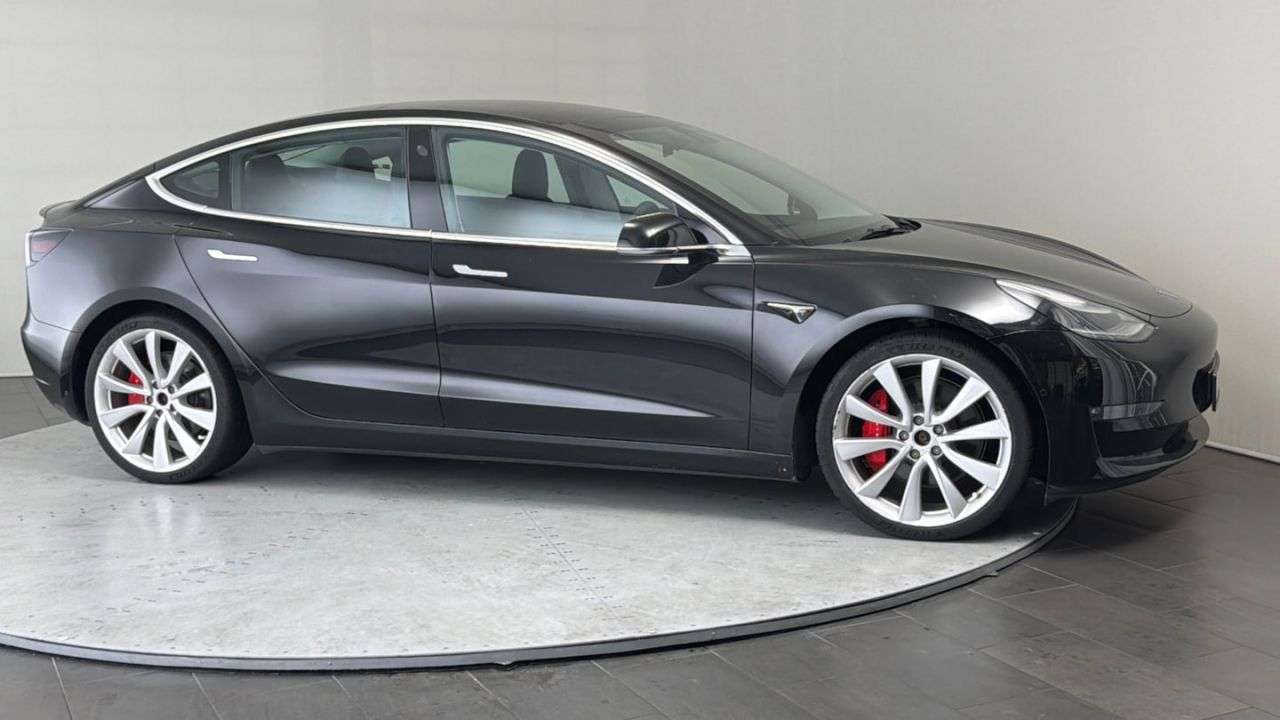 A 2019 TESLA MODEL 3 (Dual Motor) Performance Saloon 4dr Electric Auto 4WDE (Performance Upgrade A 2019 TESLA MODEL 3 (Dual Motor) Performance Saloon 4dr Electric Auto 4WDE (Performance Upgrade