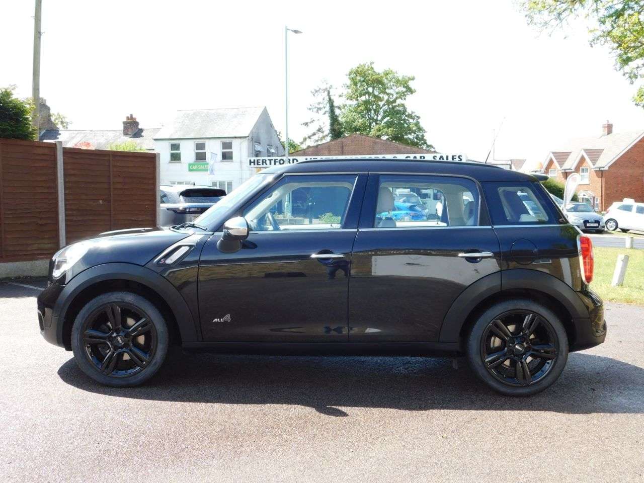 A 2012 MINI COUNTRYMAN 2.0 COOPER SD ALL4 5d AUTO 141 BHP *MASSIVE SPEC* A 2012 MINI COUNTRYMAN 2.0 COOPER SD ALL4 5d AUTO 141 BHP *MASSIVE SPEC*