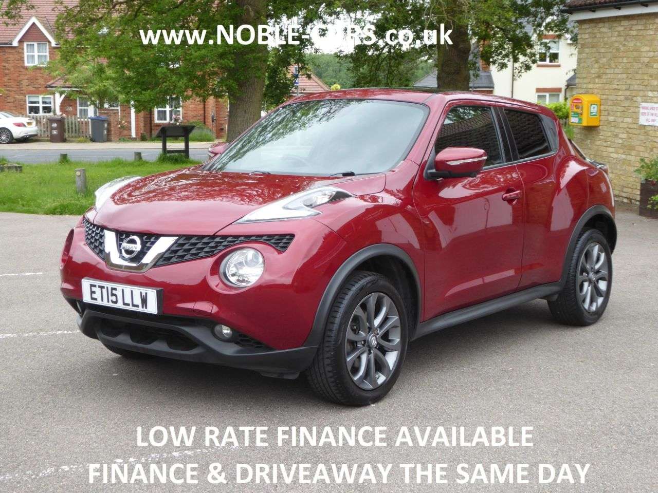 A 2015 NISSAN JUKE 1.2 TEKNA DIG-T 5d 115 BHP *ULEZ COMPLIANT, FSH* A 2015 NISSAN JUKE 1.2 TEKNA DIG-T 5d 115 BHP *ULEZ COMPLIANT, FSH*