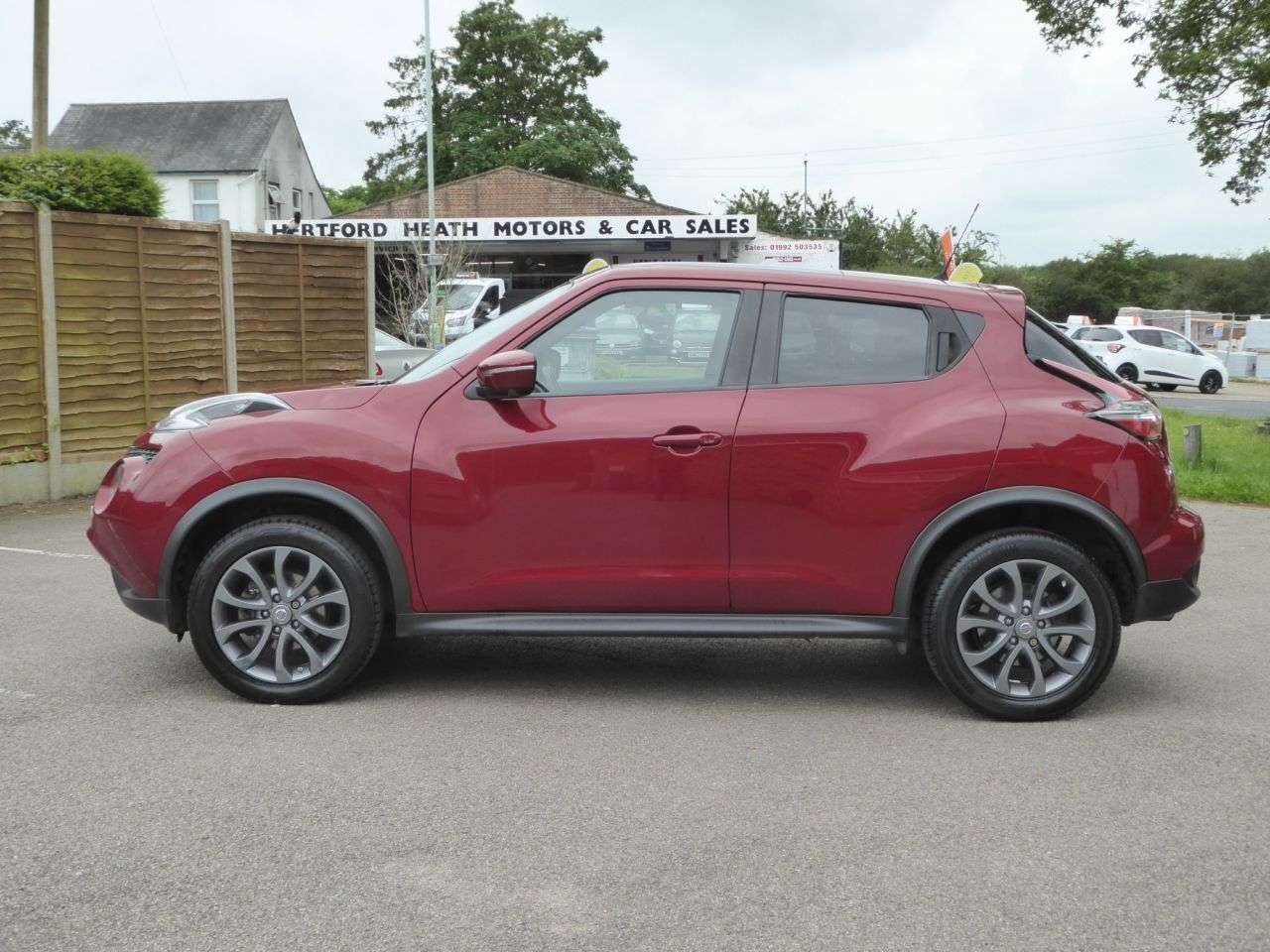 A 2015 NISSAN JUKE 1.2 TEKNA DIG-T 5d 115 BHP *ULEZ COMPLIANT, FSH* A 2015 NISSAN JUKE 1.2 TEKNA DIG-T 5d 115 BHP *ULEZ COMPLIANT, FSH*