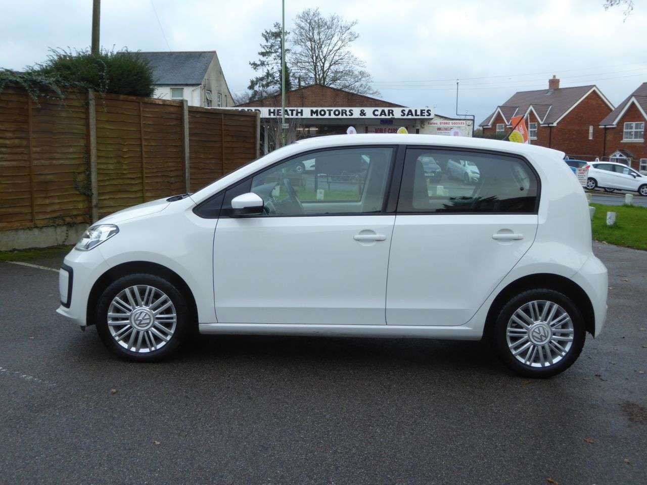 A 2017 VOLKSWAGEN UP! 1.0 Move up! Hatchback 5dr Petrol Manual Euro 6 (60 ps) *LOW TAX, ULEZ COMP A 2017 VOLKSWAGEN UP! 1.0 Move up! Hatchback 5dr Petrol Manual Euro 6 (60 ps) *LOW TAX, ULEZ COMP